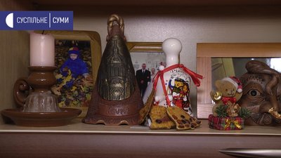 Колекціонує різноманітні дзвіночки. Ірина Колтакова із Глухова