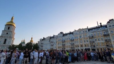 У Києві відкрили інсталяцію, присвячену полоненим з "Азовсталі" У Києві відкрили інсталяцію, присвячену полоненим з "Азовсталі"