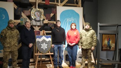 Поїде на Бахмут. Волонтери з Франківська передали бійцям "десятки" реанімобіль Поїде на Бахмут. Волонтери з Франківська передали бійцям "десятки" реанімобіль