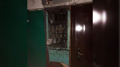 У Кривому Розі загасили пожежу в під’їзді багатоповерхівки