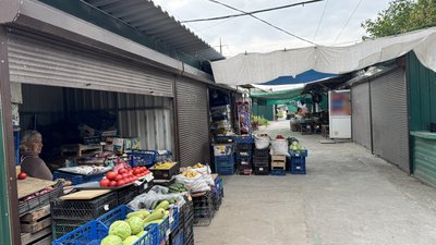Продаж продуктів без дозволу. У Кропивницькому перевіряли місця стихійної торгівлі Продаж продуктів без дозволу. У Кропивницькому перевіряли місця стихійної торгівлі