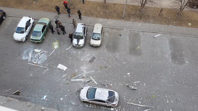 "Яскравий спалах і різкий хлопок": киянин розповів про обстріл свого будинку "Яскравий спалах і різкий хлопок": киянин розповів про обстріл свого будинку