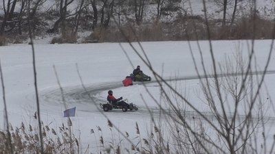 У Чернігові на Стрижні облаштували трасу для зимового картингу: чи безпечно це