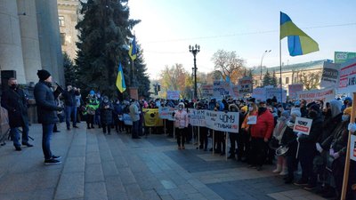 Ресторатори Харкова втретє вийшли на акцію проти карантину вихідного дня