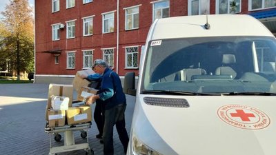 Червоний Хрест передав лікарням Вінниччини гуманітарну допомогу Червоний Хрест передав лікарням Вінниччини гуманітарну допомогу
