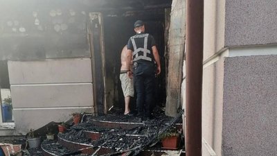 Згорів гараж і дах будинку: в с. Петропавлівська Борщагівка виникла пожежа через генератор