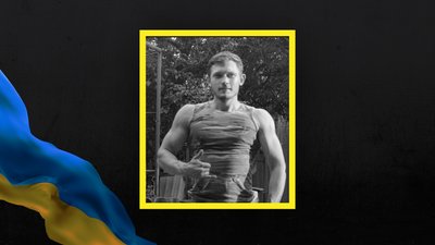 Танк "Безпощадний" у Новограді-Волинському пофарбували в український "піксель" Танк "Безпощадний" у Новограді-Волинському пофарбували в український "піксель"