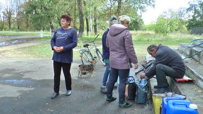 Зима близько. Мешканці села Катеринівка живуть без газу, води та світла Зима близько. Мешканці села Катеринівка живуть без газу, води та світла