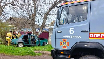 На Миколаївщині деблокували з машини чоловіка