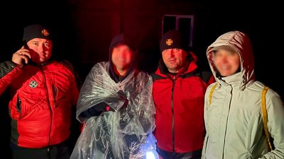 Під час спуску з Говерли заблукали українка та громадянин США