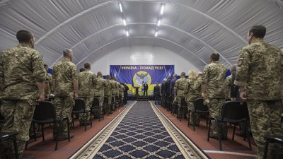В Україні затвердили нарукавну емблему для одягу спецслужбовців ГУР