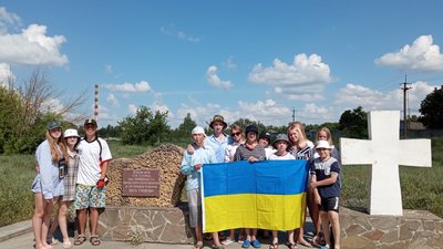 Школярі Херсона взяли участь у туристичному маршруті Дніпром Школярі Херсона взяли участь у туристичному маршруті Дніпром