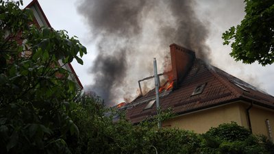 Удар російського дрона по будинку у Херсон