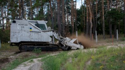 Піротехніки розмінували ще 400 гектарів території Харківщини: підсумки роботи за тиждень