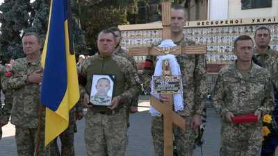 Прощання з Юрієм Петровським у центрі Луцька Прощання з Юрієм Петровським у центрі Луцька