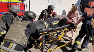 обстріл Нікополя, поранено рятувальника