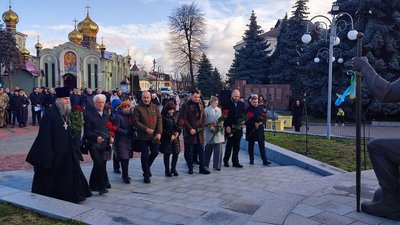 У Черкасах вшанували пам'ять Героїв Небесної Сотні У Черкасах вшанували пам'ять Героїв Небесної Сотні