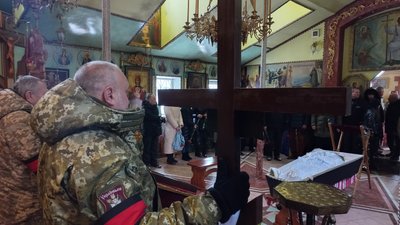 У Сумах провели в останню путь лейтенанта Сергія Левенка У Сумах провели в останню путь лейтенанта Сергія Левенка