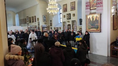 Із солдатом Євгенієм Гиричем, який поліг під час оборони України, прощаються у Полтаві Із солдатом Євгенієм Гиричем, який поліг під час оборони України, прощаються у Полтаві