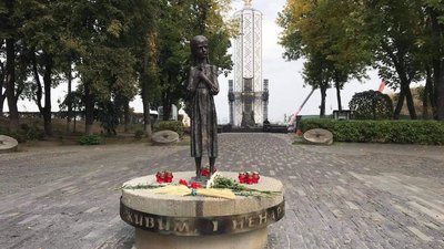До експозиції Музею Голодомору повернули "Дівчинку з колосками"