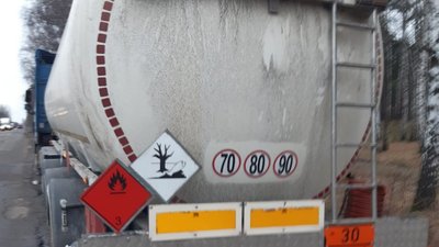На Охтирщині затримали чоловіка, який віз 31 тисячу літрів пального