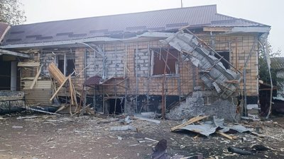 Пошкоджені квартири, домогосподарства, дитячий садок: у поліції показали наслідки обстрілів Сумщини