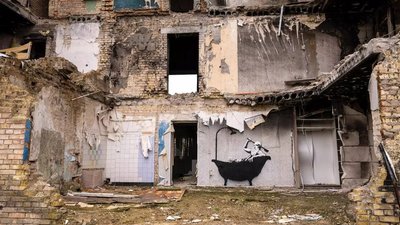 Бенксі підтвердив авторство 7 муралів в Україні – The Art Newspaper