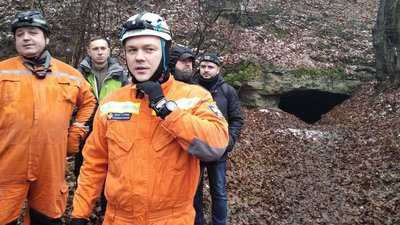 На Тернопільщині рятувальники тренувалися у катакомбах На Тернопільщині рятувальники тренувалися у катакомбах