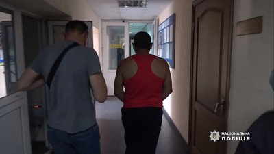 Розбійний напад на жінку в центрі Сум: поліція затримала ймовірного нападника