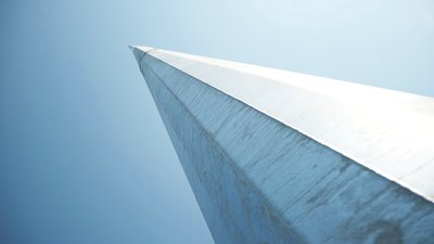 У Вінниці встановили 50-метровий флагшток для державного прапора У Вінниці встановили 50-метровий флагшток для державного прапора
