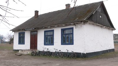 Найстаріше приміщення з 1929 року: на Рівненщині просять нову будівлю для школярів Найстаріше приміщення з 1929 року: на Рівненщині просять нову будівлю для школярів