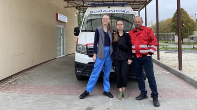 1300 км реанімобілем до Одеси. Львівські медики здійснили мрію онкохворої жінки