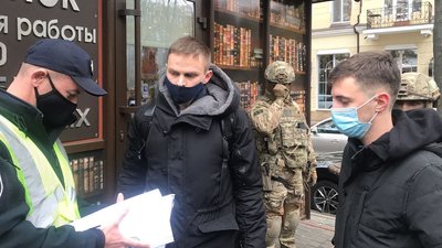 СБУ та поліція прийшли з обшуками до Книжкового ринку в Одесі