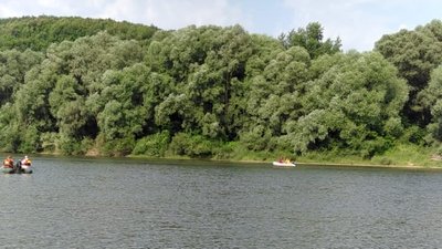 На Франківщині у Дністрі знайшли тіло чоловіка, який врятував доньок із води і зник На Франківщині у Дністрі знайшли тіло чоловіка, який врятував доньок із води і зник