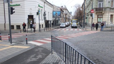 Змінили регулювання: у Львові облаштували перший діагональний перехід