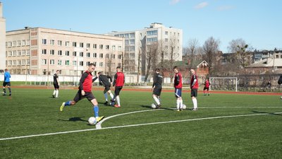 "Україна" та "Барса" провели товариський футбольний матч у Сумах "Україна" та "Барса" провели товариський футбольний матч у Сумах