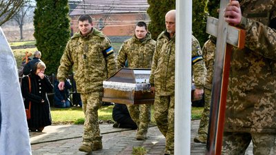 На Закарпатті попрощалися із захисником Михайлом Скубеничем На Закарпатті попрощалися із захисником Михайлом Скубеничем