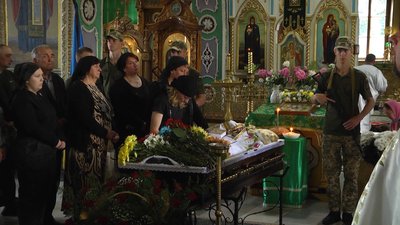 Похорон військового капелана прикордонників Дмитра Махоти у Хмельницькому Похорон військового капелана прикордонників Дмитра Махоти у Хмельницькому