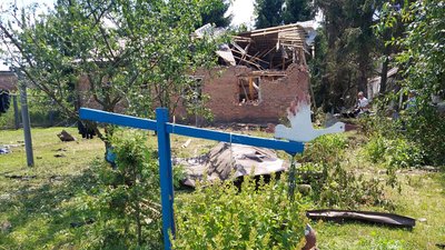 Жодна будівля не вціліла. Пацієнтів Атинського психоневрологічного інтернату на Сумщині евакуювали Жодна будівля не вціліла. Пацієнтів Атинського психоневрологічного інтернату на Сумщині евакуювали