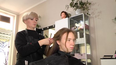 У Миколаєві реалізують благодійний проєкт "Чарівна перукарня" У Миколаєві реалізують благодійний проєкт "Чарівна перукарня"