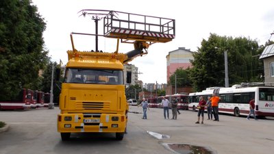 Компанія "Електроавтотранс" у Франківську отримала нову вишку для ремонту контактної мережі Компанія "Електроавтотранс" у Франківську отримала нову вишку для ремонту контактної мережі