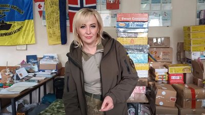 Тернопільські волонтери підготували 11 автобусів з продуктами для ЗСУ Тернопільські волонтери підготували 11 автобусів з продуктами для ЗСУ