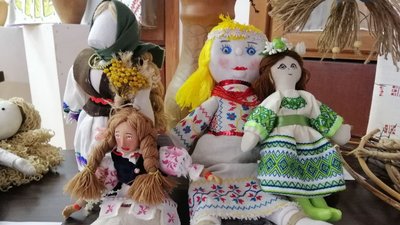У Тернополі відкрили виставку традиційних українських іграшок У Тернополі відкрили виставку традиційних українських іграшок