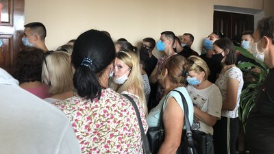 На Рівненщині підприємці "червоної" зони вимагали у депутатів пом’якшення карантину На Рівненщині підприємці "червоної" зони вимагали у депутатів пом’якшення карантину