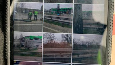 На Житомирщині патрульні виявили підозрілих людей на блокпосту На Житомирщині патрульні виявили підозрілих людей на блокпосту