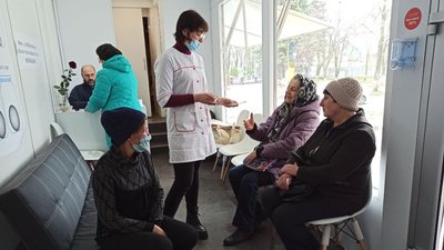 Обстежитись безплатно. У Малій Висці на Кіровоградщині працює пересувний медцентр Обстежитись безплатно. У Малій Висці на Кіровоградщині працює пересувний медцентр
