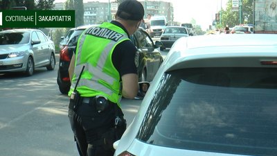 Троє водіїв не пропустили «швидку» в Ужгороді Троє водіїв не пропустили «швидку» в Ужгороді