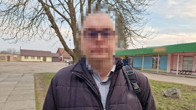 Замість ґаджета — майонез: на Черкащині чоловік на пошті підмінював дорогі телефони Замість ґаджета — майонез: на Черкащині чоловік на пошті підмінював дорогі телефони