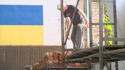 У Луцьку без залучення бюджетних грошей ремонтують спортшколу