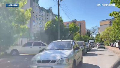 Затори у Чернігові: зранку через ремонтні роботи був ускладнений рух на декількох вулицях Затори у Чернігові: зранку через ремонтні роботи був ускладнений рух на декількох вулицях
